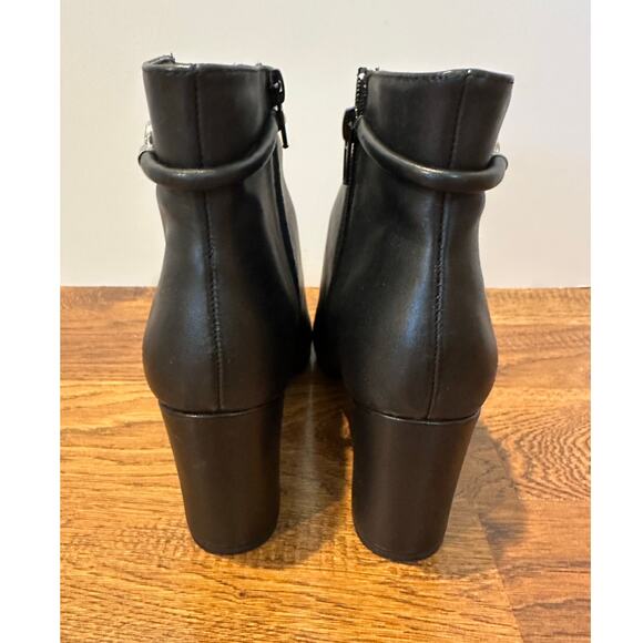 Bella Vita Women's Leather Diaz Ankle Boots Black Size 9 NWT Chic Footwear - Picture 5 of 9